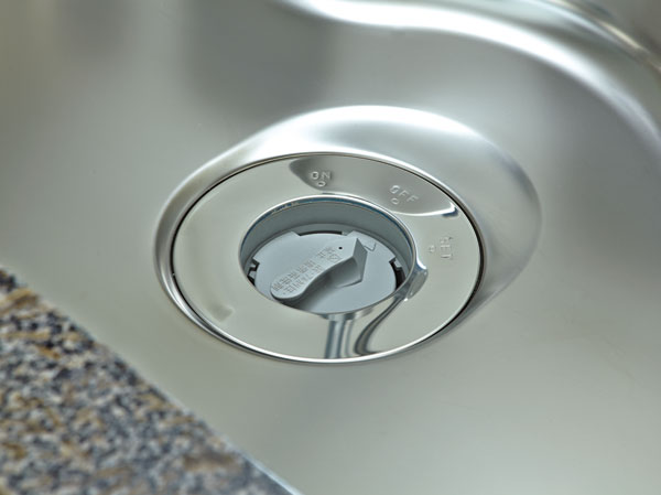 Kitchen.  [Disposer] Milling processing garbage in the drain outlet put the switch while flowing water. After treatment with the waste water treatment tank, And discharged into the public sewer.  ※ There is a limit to the garbage that can be processed.
