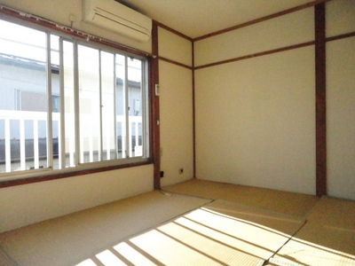 Living and room. Second floor ・ It is day Shanshan on the south-facing