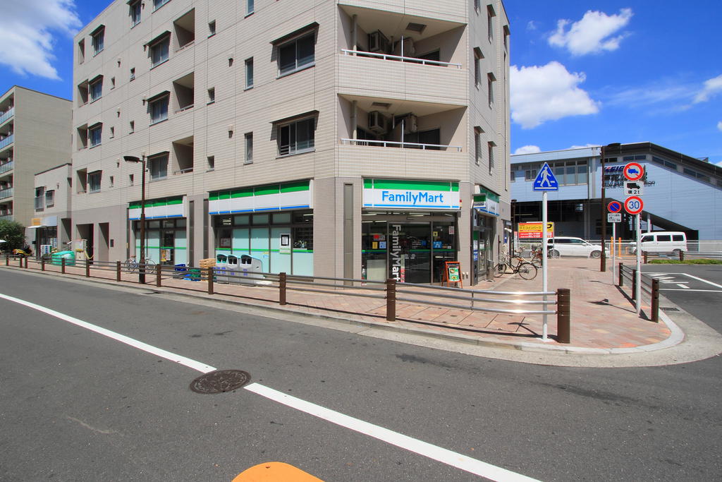 Convenience store. FamilyMart Roka park Ekiminami store up (convenience store) 146m