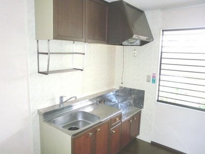 Kitchen. You can install the gas stove 2-neck