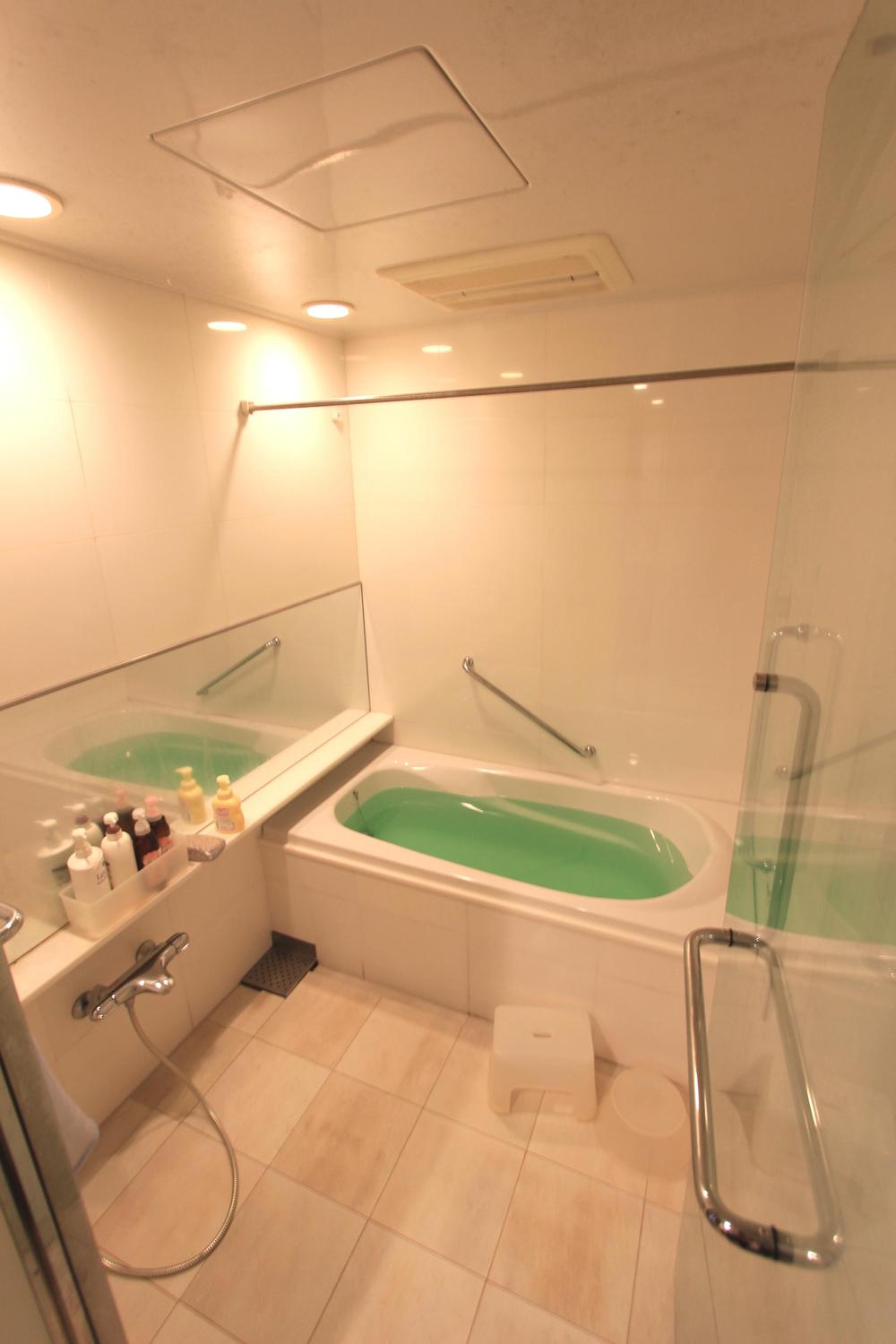 Bathroom. 1620 full Otobasu system adoption of size