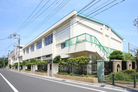 Junior high school. 794m to Setagaya Ward Matsuzawa Junior High School