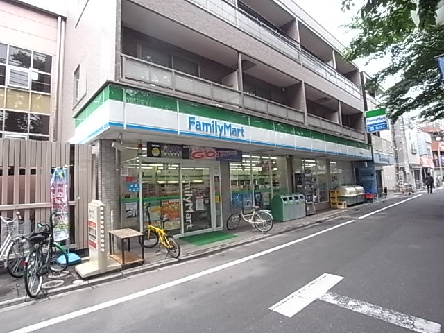 Convenience store. FamilyMart Tanaka shop Soshigaya store up (convenience store) 469m