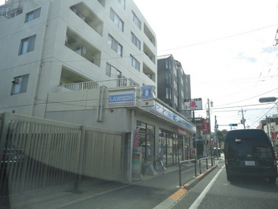 Convenience store. 500m to Lawson (convenience store)