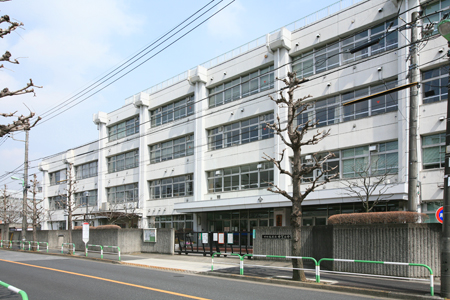 Junior high school. 904m to Setagaya Ward Funabashi hope months junior high school (junior high school)