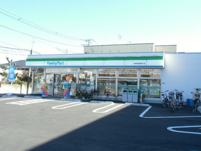 Convenience store. FamilyMart Setagaya pine needle-dori up (convenience store) 470m