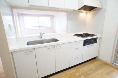 Kitchen. Marble kitchen with a feeling of luxury!