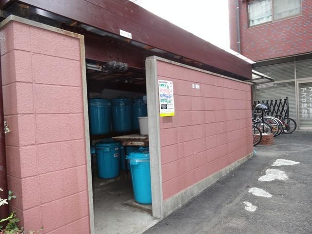 Other common areas. Garbage Storage