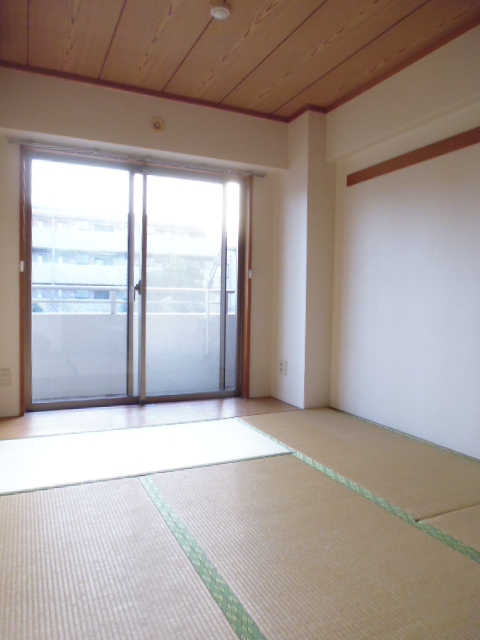 Living and room. Is a Japanese-style room