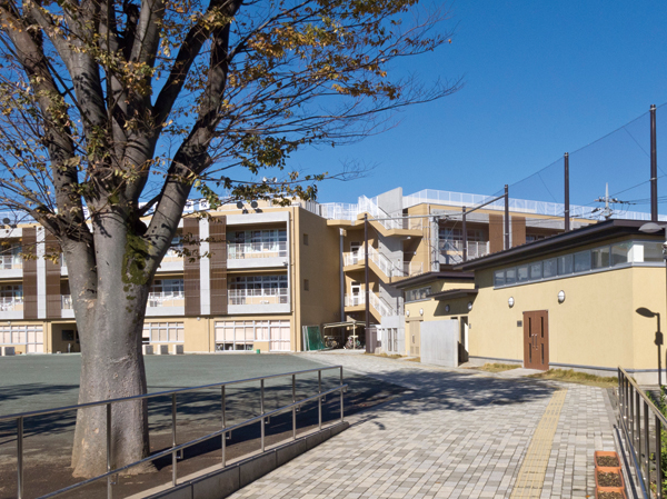 Surrounding environment. Kyuden elementary school (about 800m, A 10-minute walk)