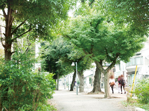 Surrounding environment. Fashionable town and child-rearing is a good environment, "Osan Chitose," "Sengawa" is living area. Wide sky, Lush greenery, It drifts calm atmosphere spread is spacious streets. (Osan Street / About 600m, An 8-minute walk)