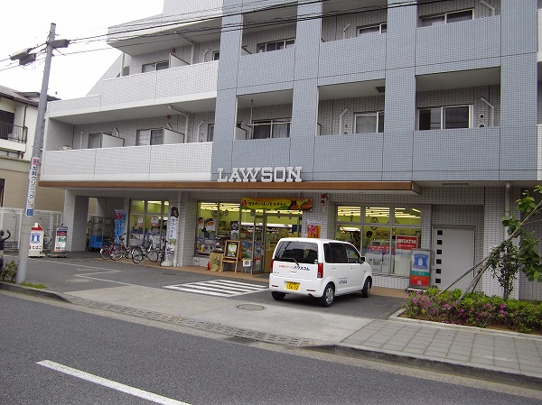 Convenience store. Natural 594m until Lawson (convenience store)