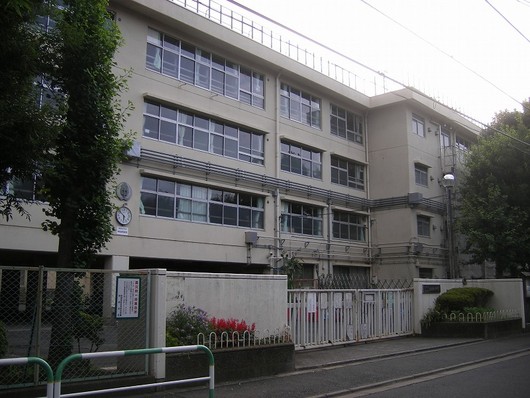 Junior high school. 1906m to Setagaya Ward Kamisoshigaya junior high school (junior high school)