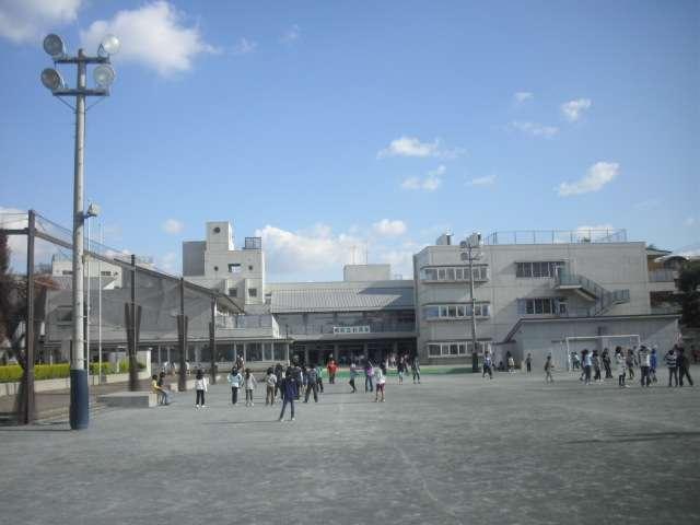 Primary school. 143m to Setagaya Ward Sakuragaoka Elementary School