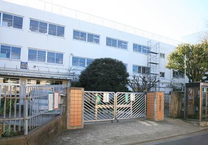 Junior high school. 320m to Wakabayashi junior high school