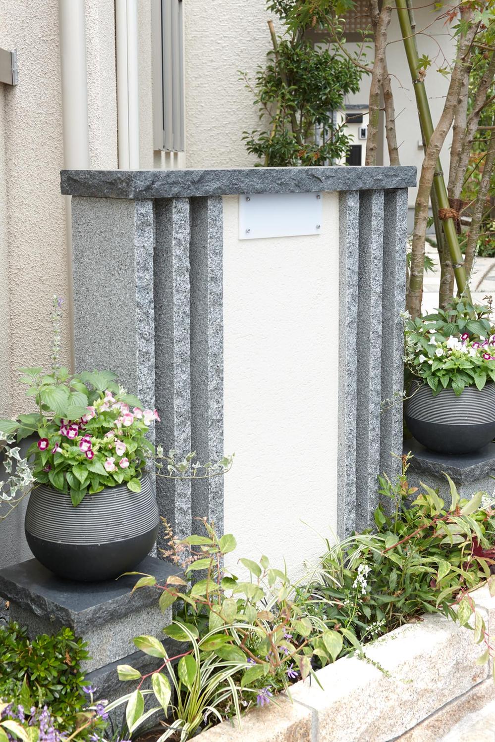 Local appearance photo. ■ It shows a variety of facial expressions granite Gotokuji and the surrounding temples and shrines, such as, Adopt the granite so that Komu melt the streets around local. Local (July 2013) Shooting