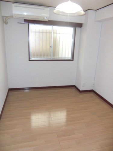 Living and room. Western-style (4.5 tatami mats)