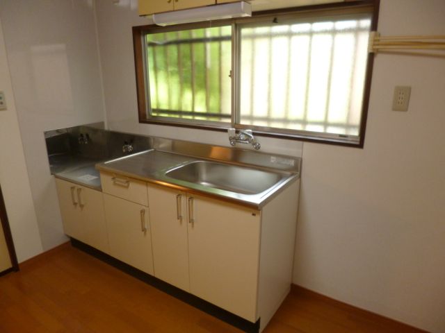 Kitchen. Gasukitchin that two-burner stove can be used