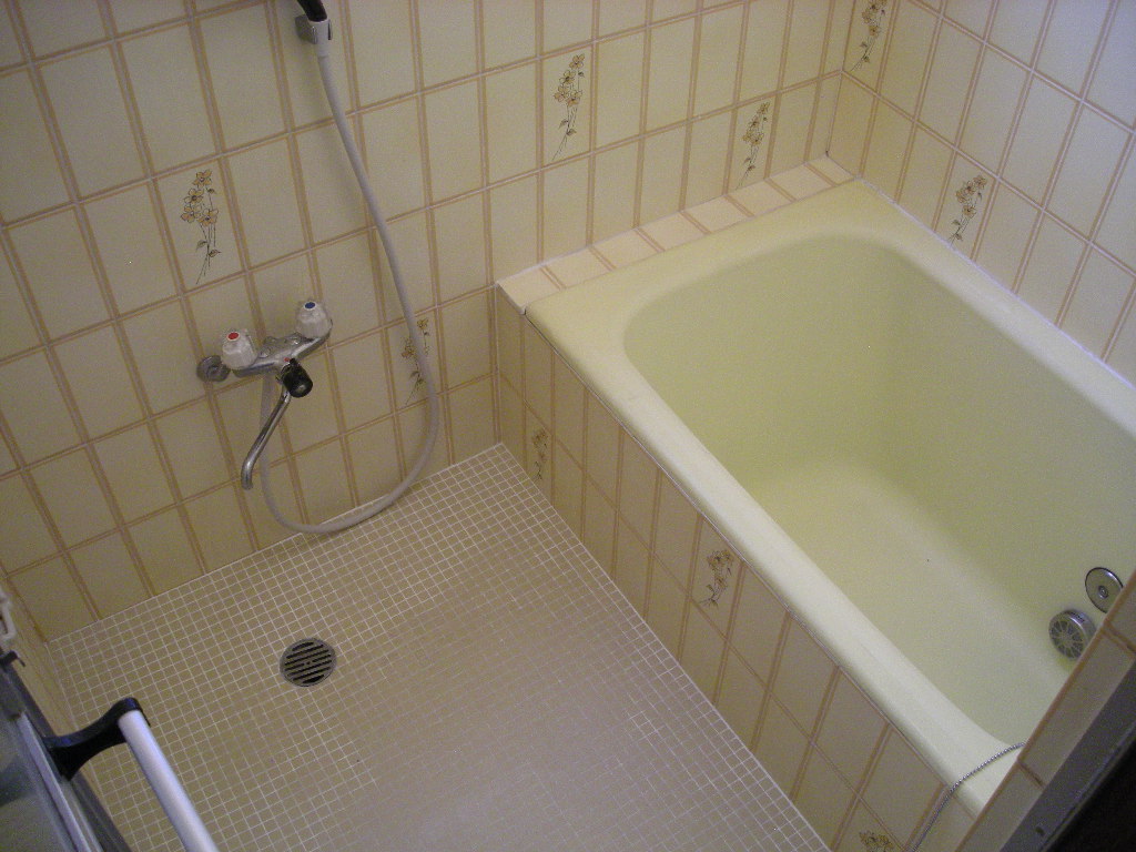 Bath. Bathroom with reheating function