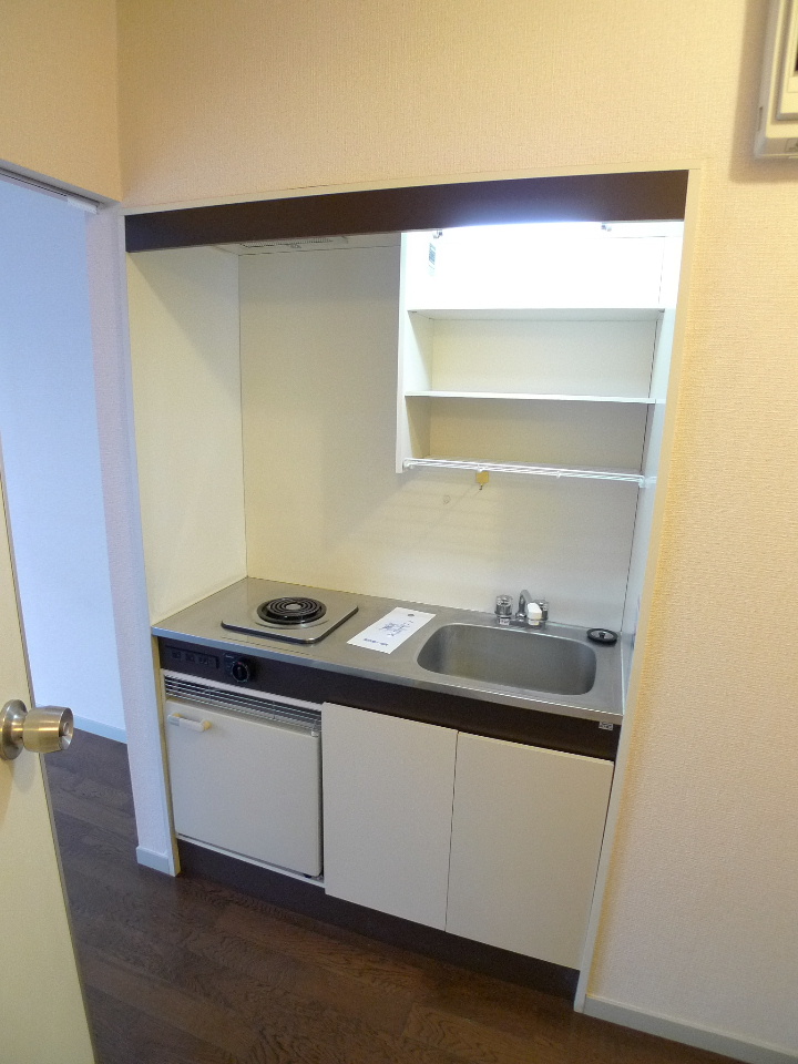 Kitchen. 1-neck electric stove ・ With mini fridge