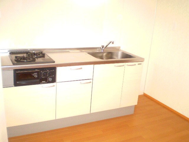 Kitchen.  ■ Spacious kitchen space