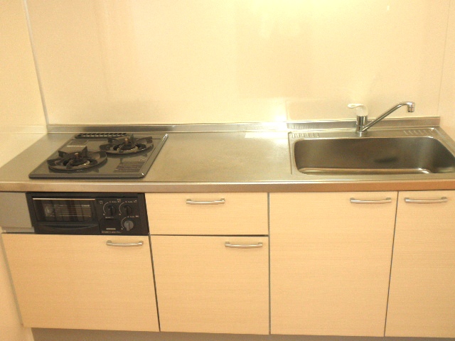 Kitchen.  ■ Gas two-burner system Kitchen