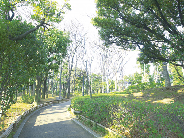 Surrounding environment. Komazawa Rokusen park (7 min walk, About 500m)