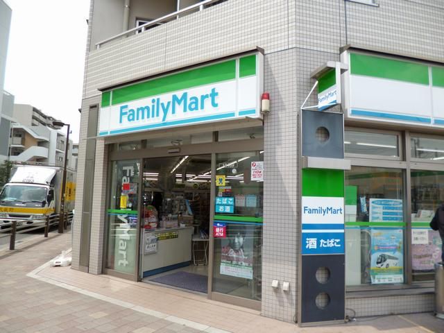 Convenience store. 190m to Family Mart (convenience store)