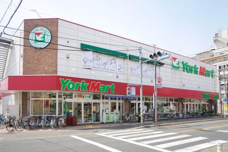 Supermarket. York Mart until Nakamachi shop 469m
