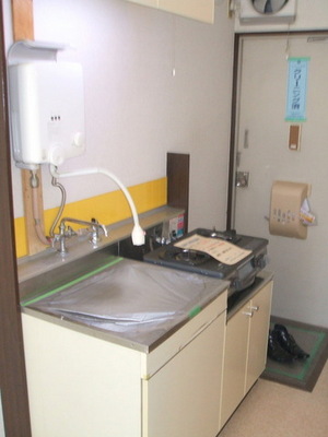 Kitchen. Gas two-burner installation Allowed