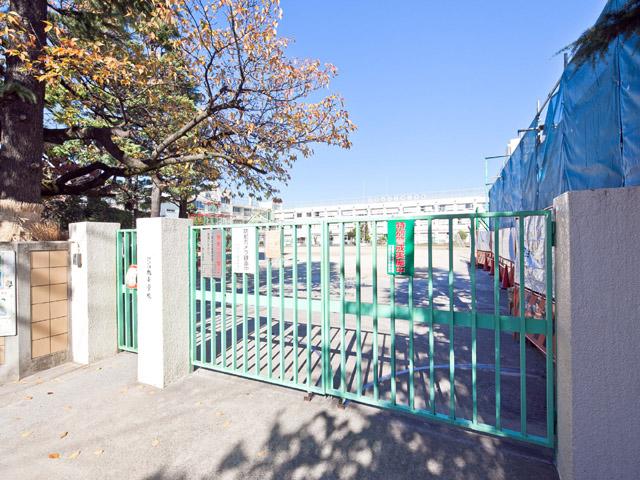 Primary school. 655m to Setagaya TatsuAsahi Elementary School