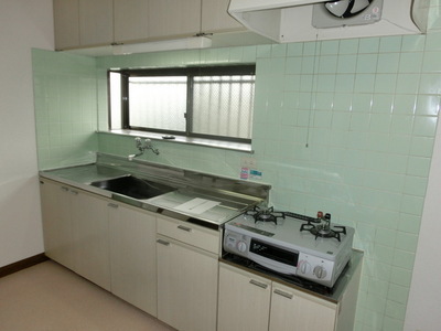 Kitchen. It will be 2 lot gas stoves correspondence of kitchen