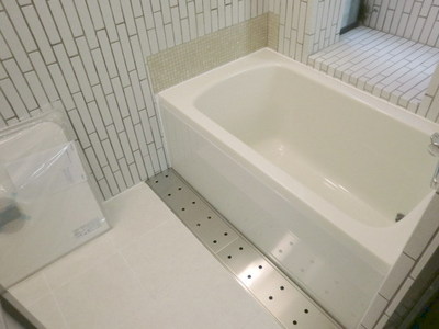 Bath. Spacious bathroom with Reheating & bathroom drying function