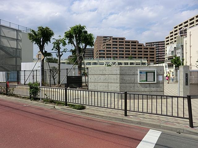 Primary school. 649m to Setagaya Tatsuzuka door elementary school