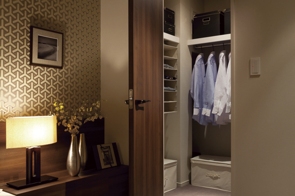  [All houses walk-in closet] Also possible to store large luggage. Installed in all households of Western-style (1)