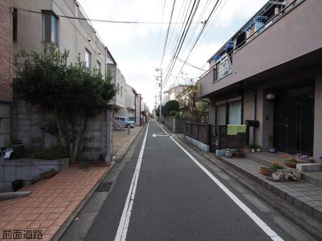 Local photos, including front road. Frontal road