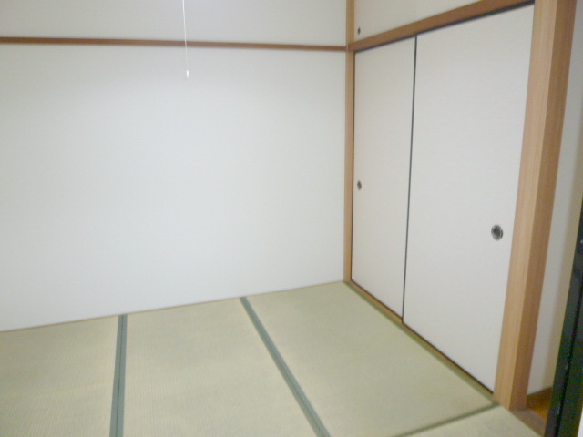 Receipt. Japanese-style room and storage