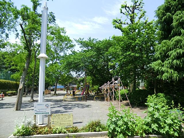 park. 613m to Akamatsu park