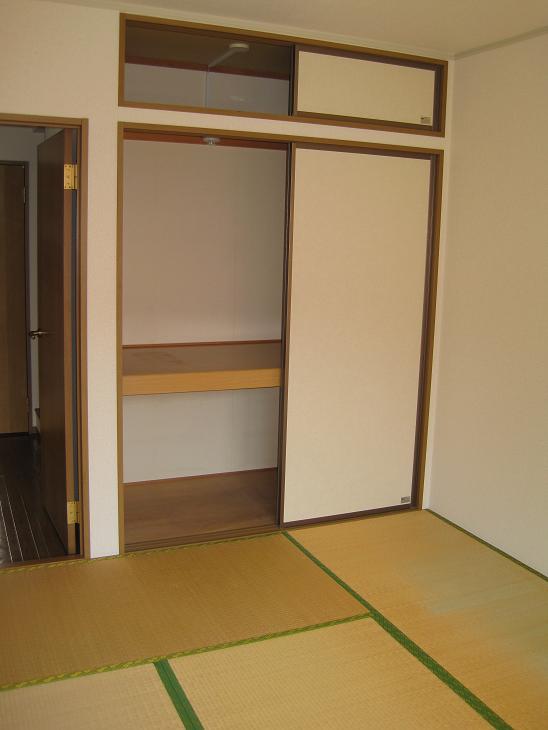 Receipt. Is a Japanese-style room of storage