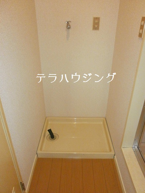 Other. Laundry Area is also available in the room ☆