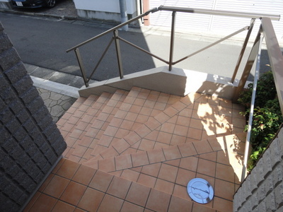 Other common areas. Floor of terracotta tiles