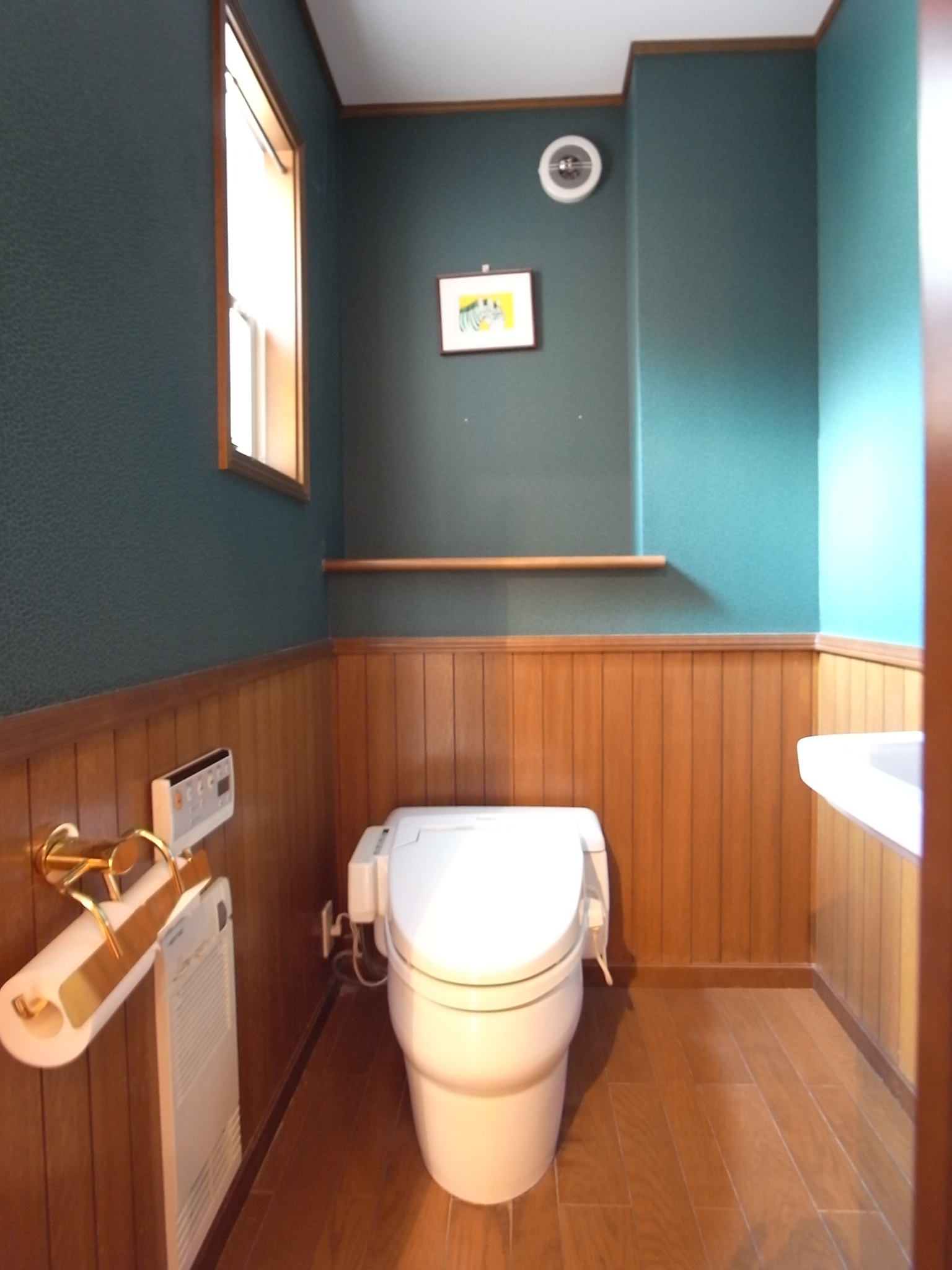 Toilet. 1F toilet: with Washlet