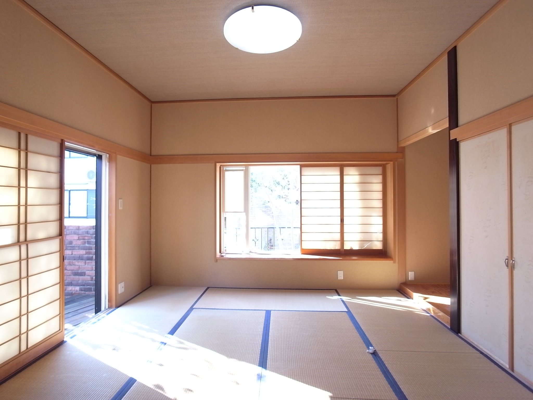 Other room space. Japanese-style room 8 pledge: two-sided lighting