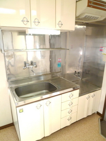 Kitchen. Gas stove installation Allowed