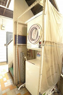 Other common areas. Coin-operated laundry in the 1 Kaishikichi! 