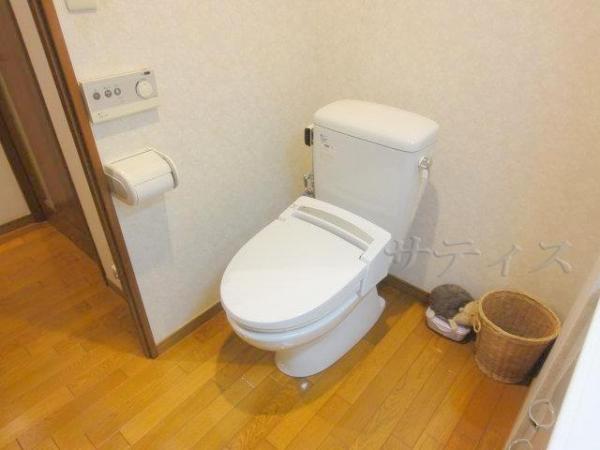 Toilet