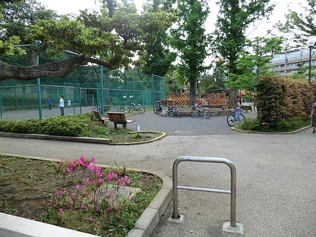 park. 777m until Mishima park