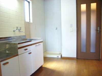 Kitchen. Spacious kitchen ☆