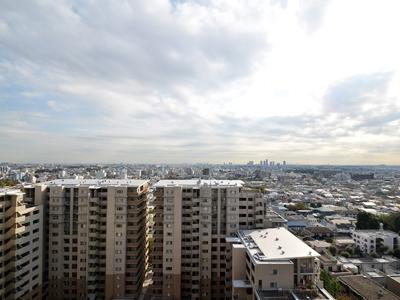 View photos from the dwelling unit. Indoor (11 May 2013) Shooting