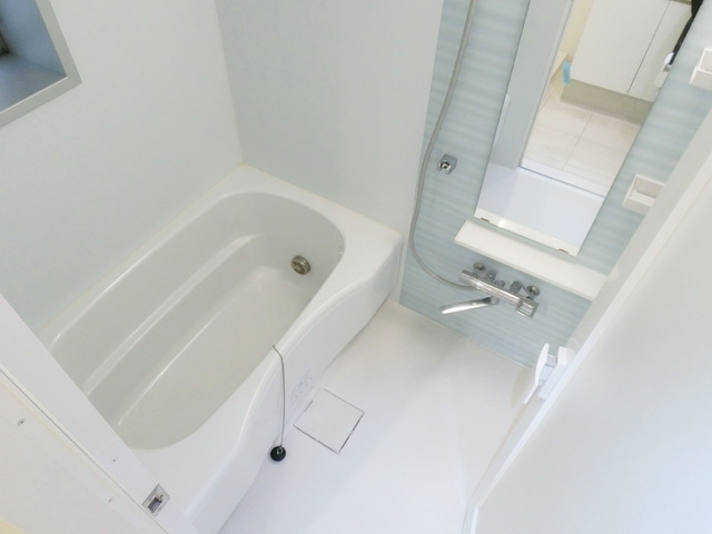 Bath. With reheating ・ It is a convenient bathroom with a bathroom dryer